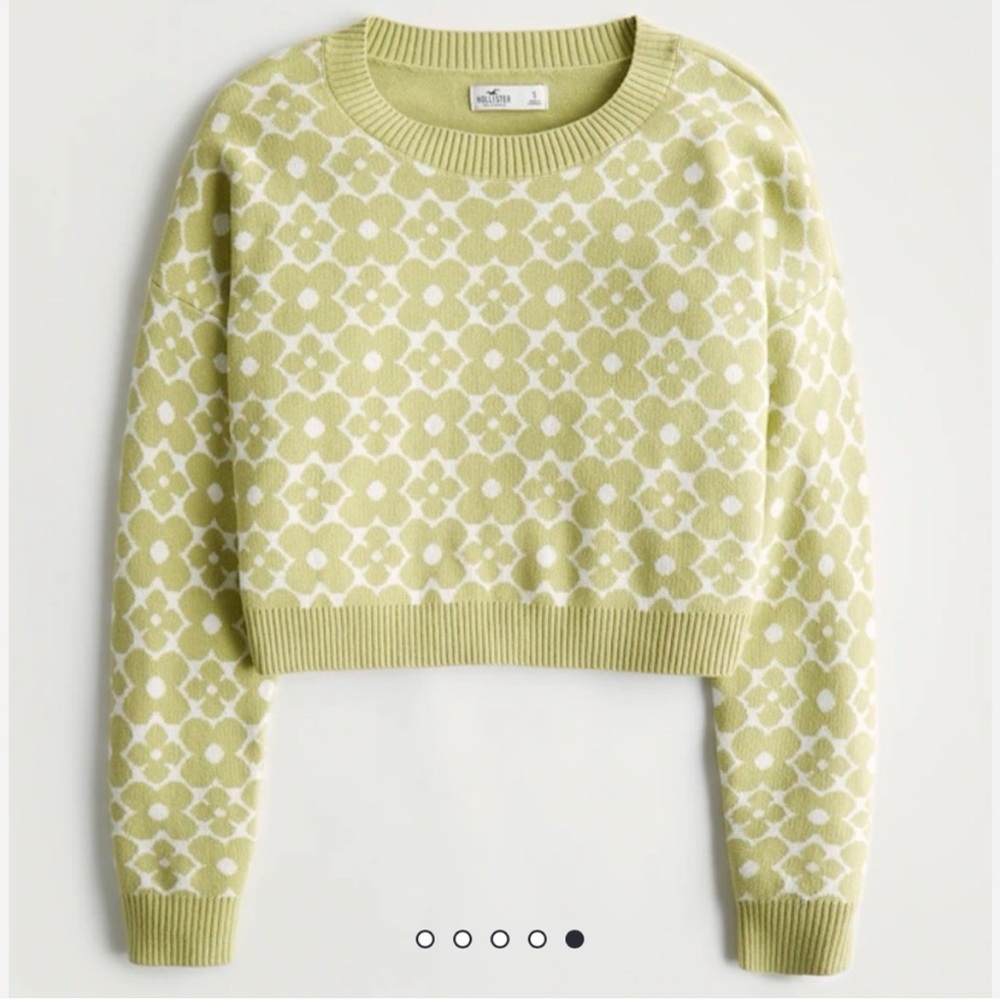 Hollister women’s soft knit crop sweater size medium